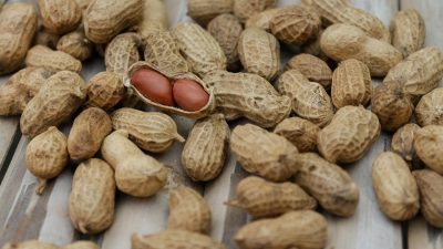 Berikut adalah 10 ide judul berita yang unik dan variatif mengenai tips diet sehat: